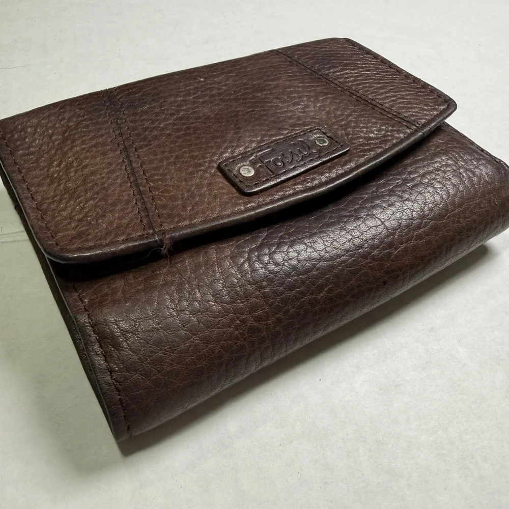 Fossil Womens Brown Pebbled Leather Trifold Wallet ID Window Coin Pocket